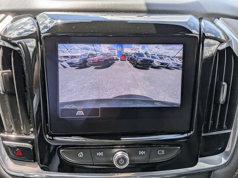 Used 2023 Chevrolet Traverse LT w/ LPO, Floor Liner Package FWD image 28