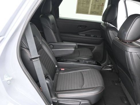 Used 2023 Nissan Pathfinder Rock Creek AWD/4WD image 8