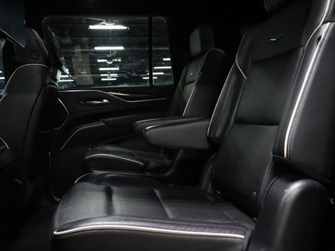 Used 2022 Cadillac Escalade ESV Sport w/ Touring Package image 20