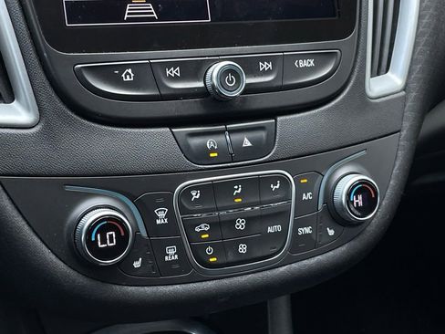 Used 2022 Chevrolet Malibu LT FWD image 18