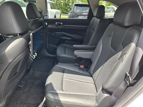 Used 2025 Kia Sorento EX w/ Panoramic Sunroof Package FWD image 30