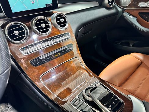 Certified 2019 Mercedes-Benz GLC 300 4MATIC image 11