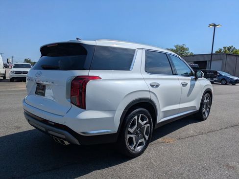 Used 2024 Hyundai Palisade Limited FWD image 4