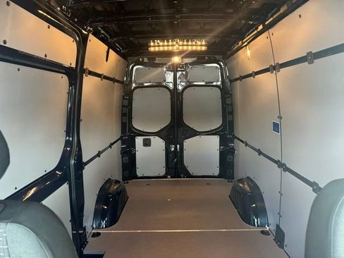 Used 2025 Mercedes-Benz Sprinter 2500 image 11