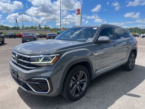Used 2022 Volkswagen Atlas Cross Sport SEL R-Line AWD/4WD image 4