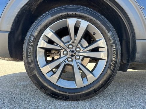 Used 2021 Ford Explorer XLT w/ Equipment Group 202A image 44