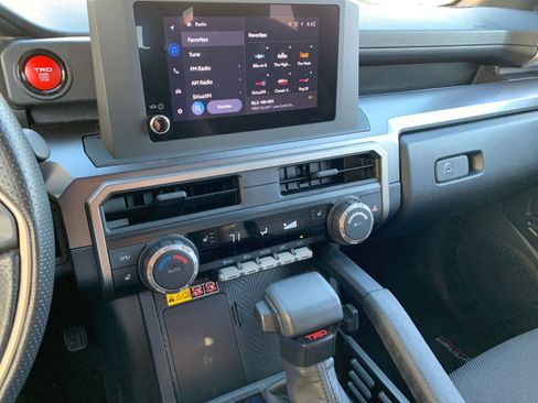 Used 2025 Toyota 4Runner TRD Off-Road image 18