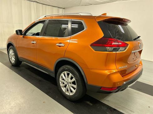 Used 2020 Nissan Rogue SV image 7