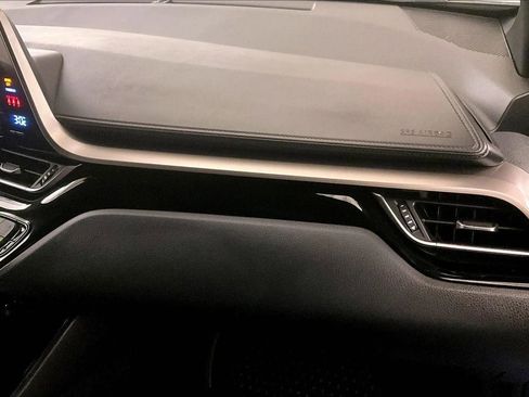 Used 2019 Toyota C-HR XLE image 15