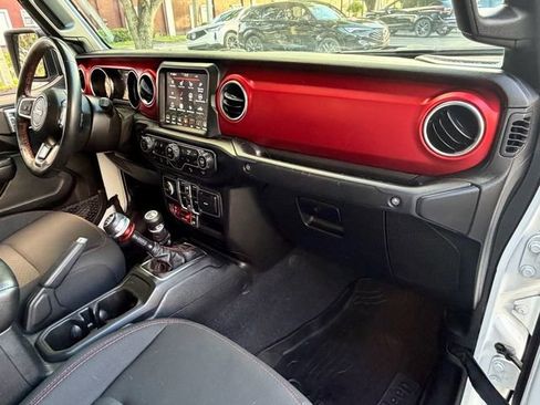 Used 2021 Jeep Gladiator Rubicon AWD/4WD image 16