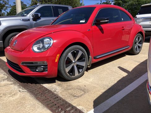 Used 2014 Volkswagen Beetle GSR FWD image 1