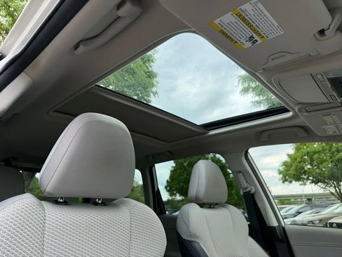 Used 2023 Subaru Forester Premium AWD/4WD image 31
