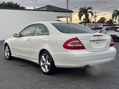 Used 2004 Mercedes-Benz CLK 320 image 3