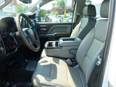 Used 2019 Chevrolet Silverado 3500 W/T AWD/4WD image 11