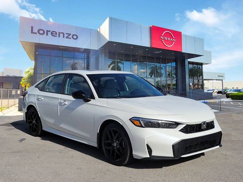 Used 2025 Honda Civic Sport image 3