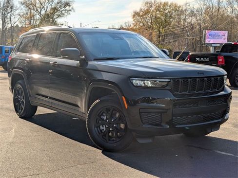 New 2025 Jeep Grand Cherokee L Altitude image 2