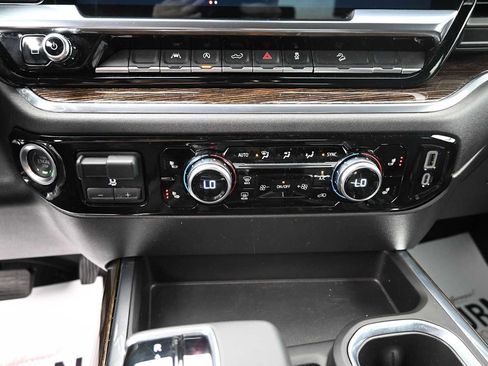 Used 2025 GMC Sierra 1500 Elevation w/ X31 Off-Road Package AWD/4WD image 9