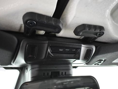Used 2025 Jeep Wrangler Unlimited Sahara w/ Safety Group AWD/4WD image 26