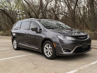 Used 2019 Chrysler Pacifica Touring-L Plus w/ Advanced Safetytec Group video 2