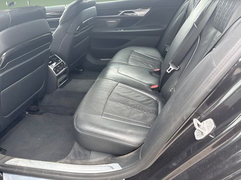 Used 2021 BMW 750i xDrive w/ Autobahn Package AWD/4WD image 15