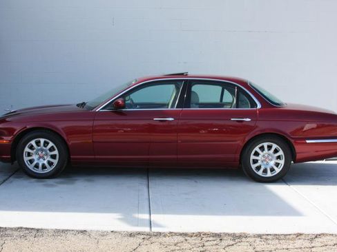 Used 2004 Jaguar XJ8 image 12