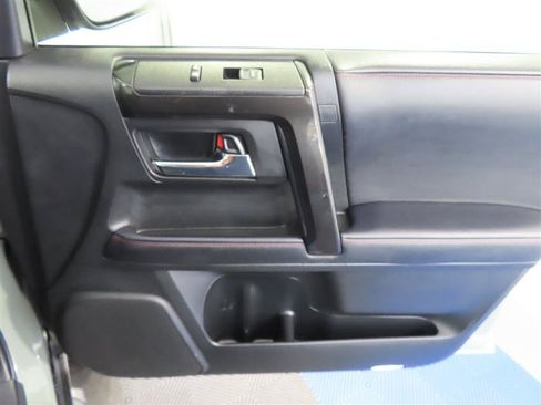 Used 2023 Toyota 4Runner TRD Off-Road Premium w/ Moonroof Package AWD/4WD image 36