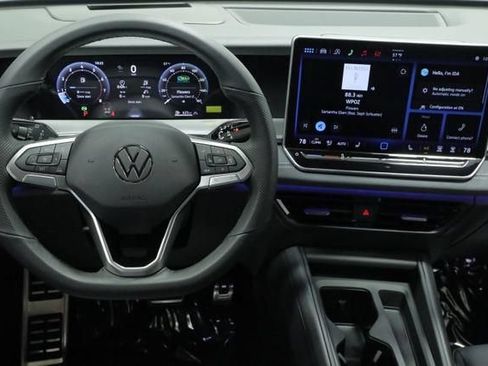New 2026 Volkswagen Tiguan SE R-Line FWD image 13