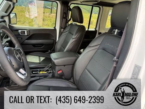 Used 2023 Jeep Wrangler Unlimited Sahara AWD/4WD image 16