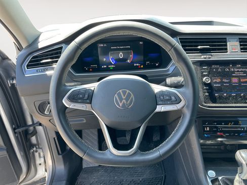 Used 2022 Volkswagen Tiguan SE AWD/4WD image 15