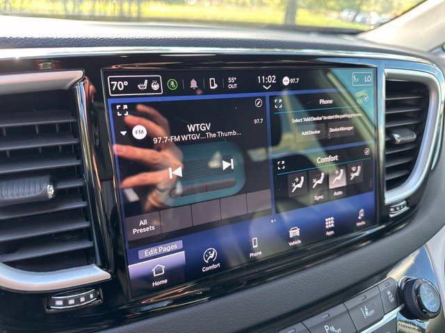 Used 2024 Chrysler Pacifica Touring-L FWD image 18