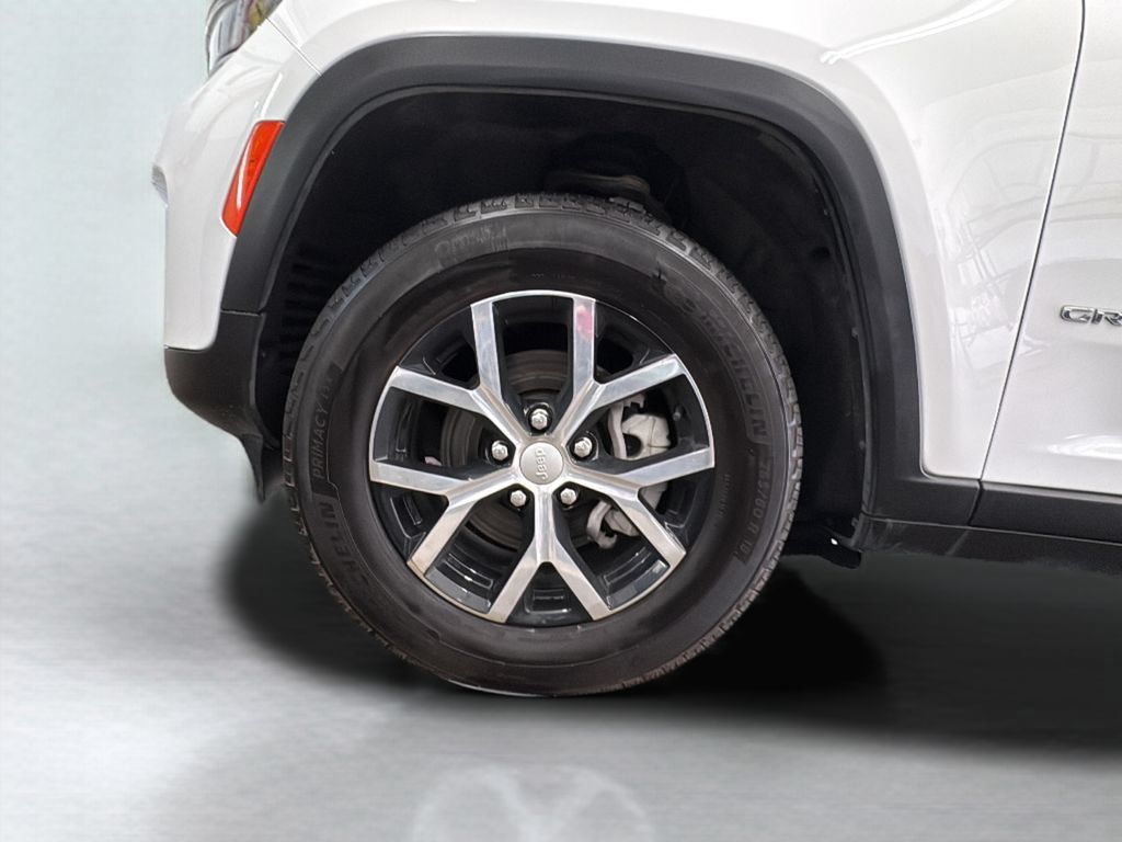 Used 2023 Jeep Grand Cherokee Limited AWD/4WD image 21