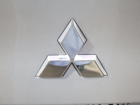 Used 2025 Mitsubishi Outlander ES AWD/4WD image 8