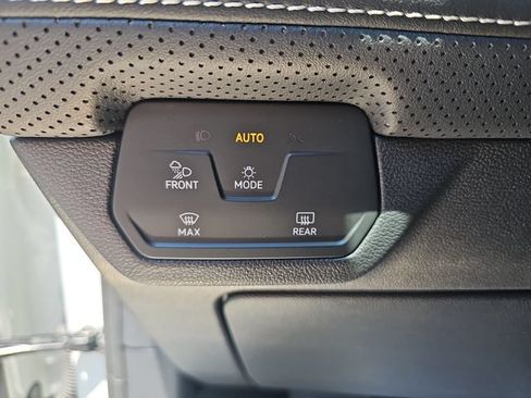Used 2024 Volkswagen Atlas SE FWD image 30