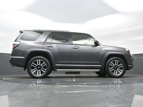 Used 2018 Toyota 4Runner Limited AWD/4WD image 35