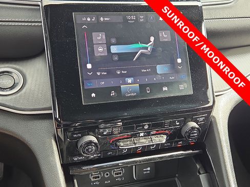 Used 2023 Jeep Grand Cherokee Altitude image 18