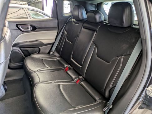 Used 2025 Jeep Compass Limited AWD/4WD image 21