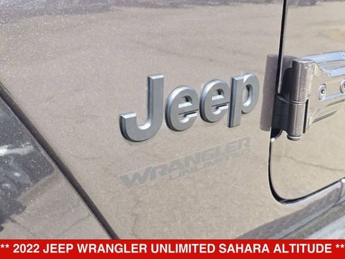 Used 2022 Jeep Wrangler Unlimited Sahara AWD/4WD image 11