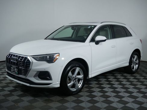 Used 2022 Audi Q3 2.0T Premium w/ Convenience Package image 4