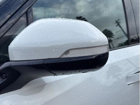 Used 2022 Rivian R1T Adventure image 31