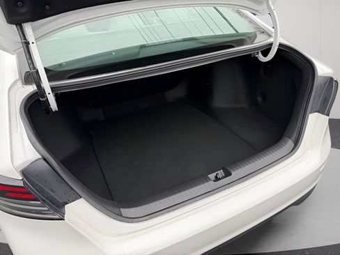 Used 2025 Honda Accord LX image 29