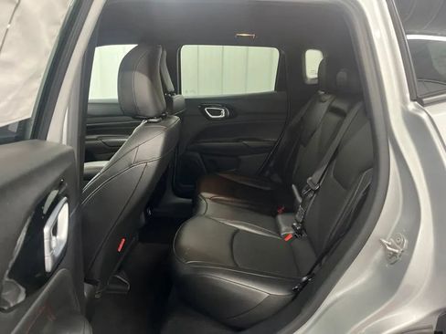 Used 2025 Jeep Compass Trailhawk AWD/4WD image 16