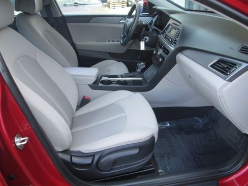 Used 2017 Hyundai Sonata SE image 12