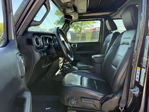 Used 2019 Jeep Wrangler Unlimited Sahara AWD/4WD image 22