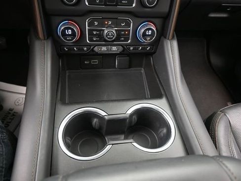 Used 2023 Chevrolet Tahoe High Country AWD/4WD image 11