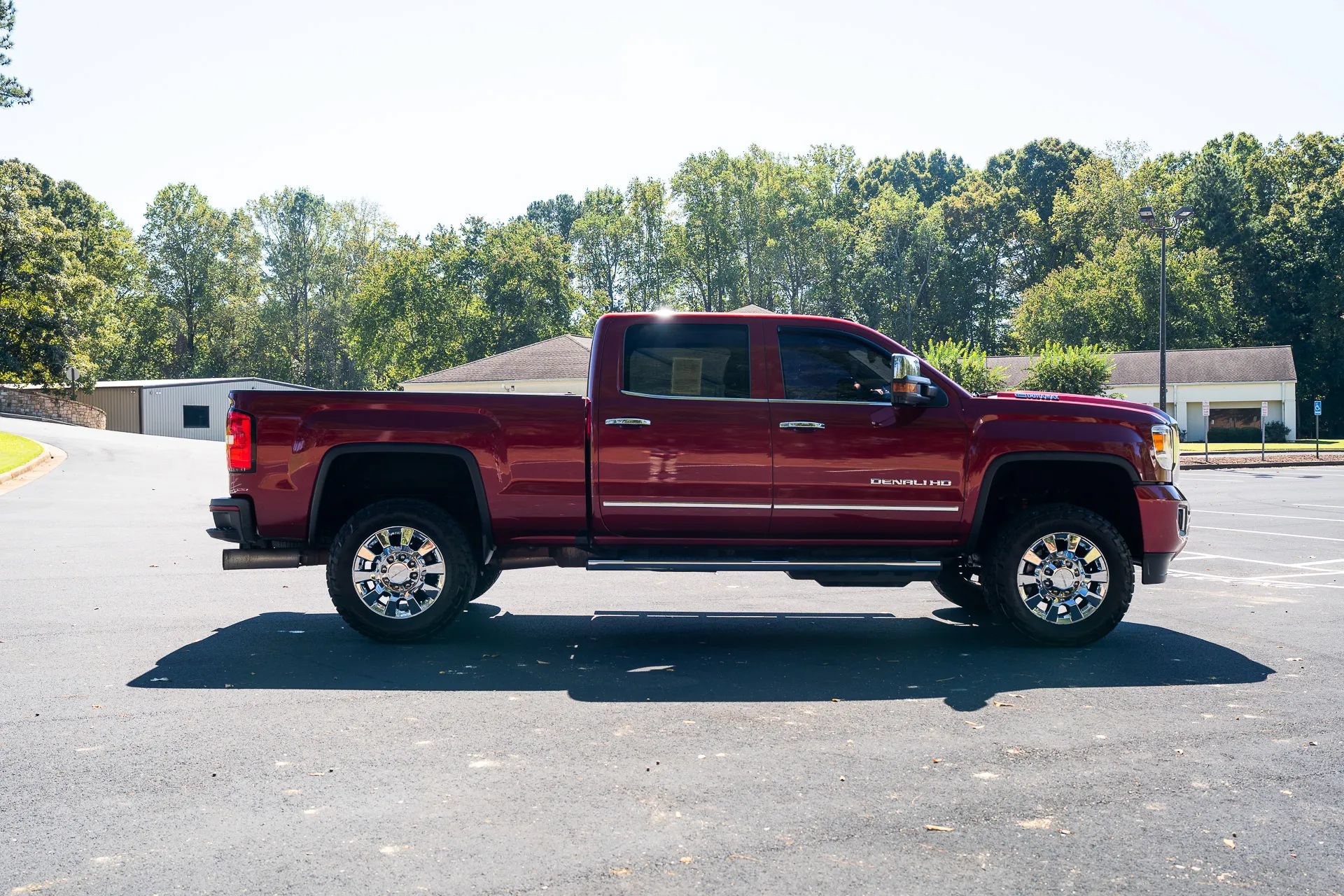 Used 2018 GMC Sierra 2500 Denali w/ Duramax Plus Package AWD/4WD image 10