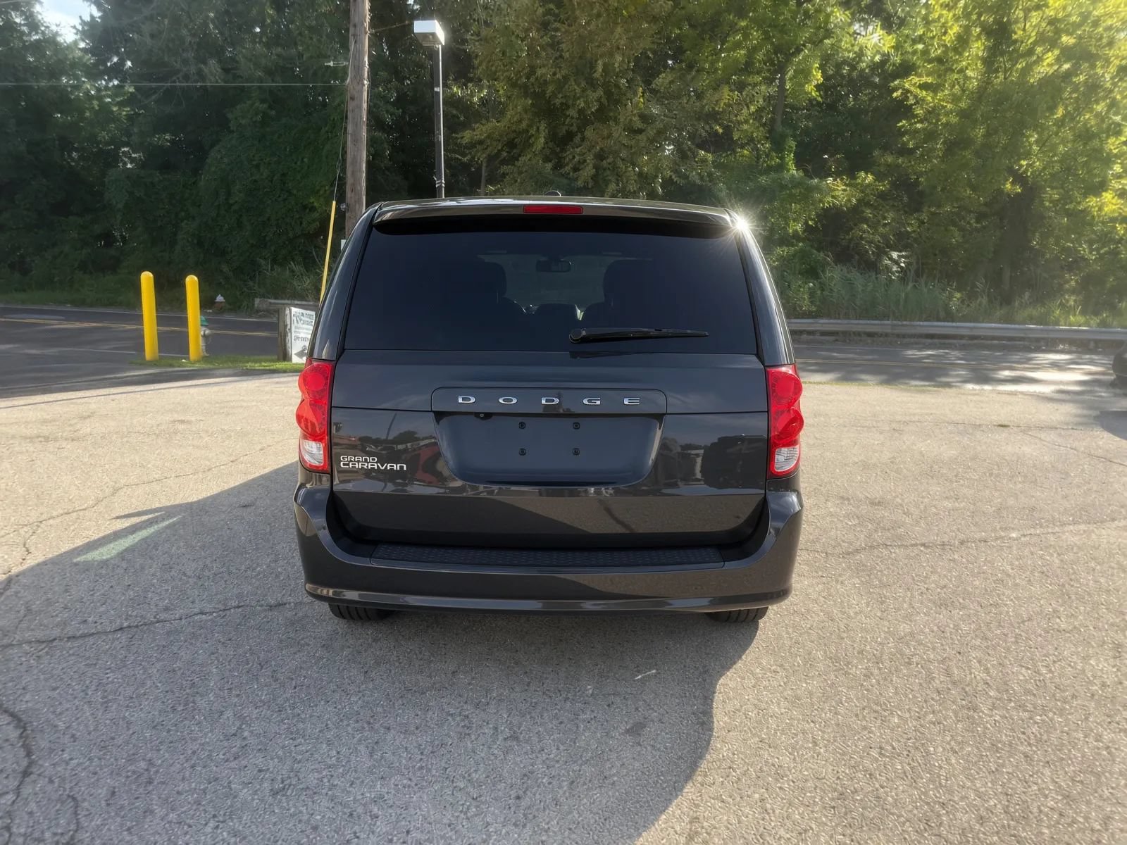 Used 2018 Dodge Grand Caravan SE FWD image 6