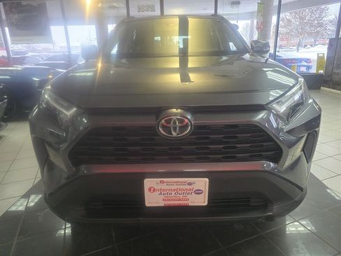 Used 2022 Toyota RAV4 XLE image 2