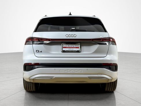 Used 2023 Audi Q4 e-tron Premium Plus w/ Premium Plus RWD image 4