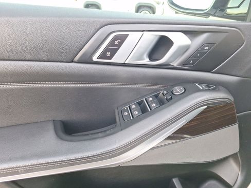 Used 2019 BMW X5 xDrive40i w/ M Sport Package image 17