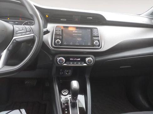 Used 2020 Nissan Kicks SV FWD image 11